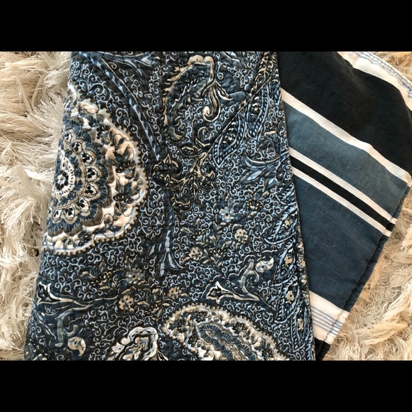 🐳 2 Potterybarnlook reversible quiltedpillowshams - Picture 4 of 5
